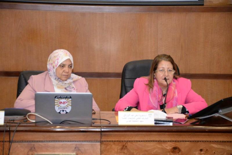 "التخطيط القومي": تقرير "مستقبل التصنيع" يوصي بالربط بين الجامعات ومراكز البحوث والمصانع