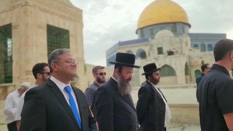 وزير الأمن القومي المتطرف  للاحتلال الإسرائيلي يقتحم المسجد الأقصي